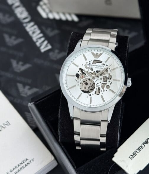 Emporio armani watch,brilliant build with excellent subtle features now available in stock ✅
